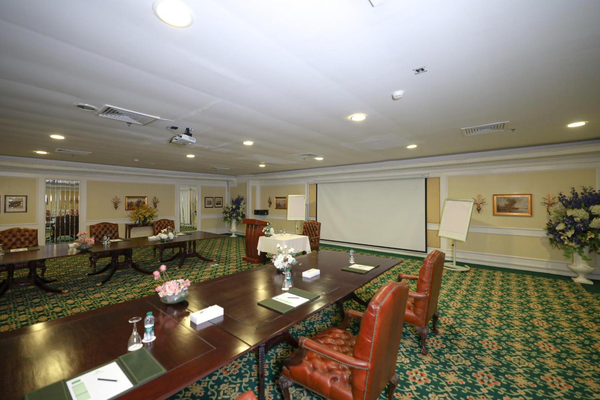 Habitat All Suites, Al Khobar Ngoại thất bức ảnh The boardroom