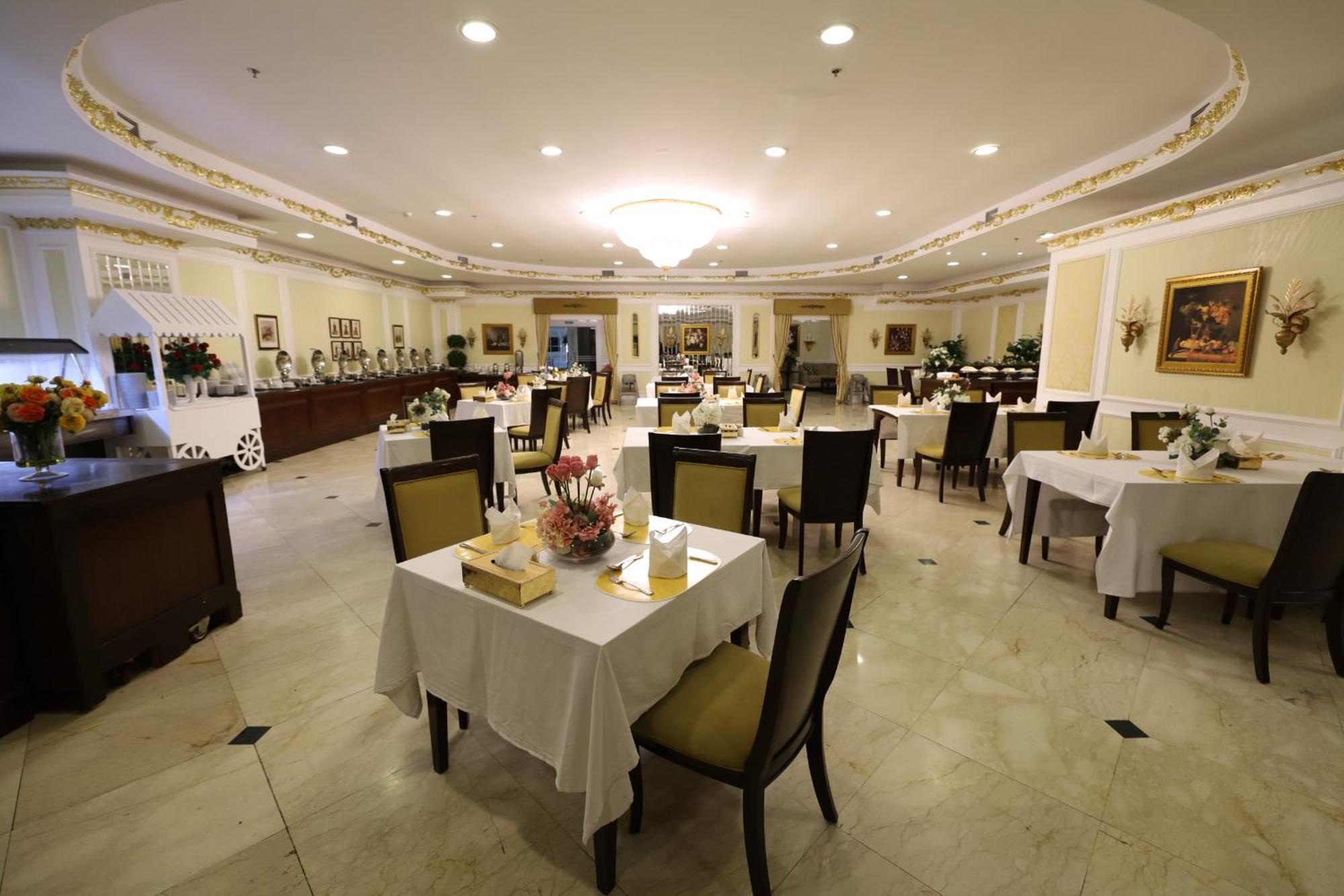 Habitat All Suites, Al Khobar Ngoại thất bức ảnh The restaurant at the hotel